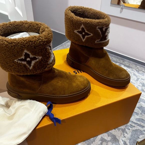 AUTHENTIC LV SnowDrop flat boots / SOLD OUT EVERYWHERE !!! - Picture 2 of 9
